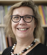 Evelyne de Leeuw